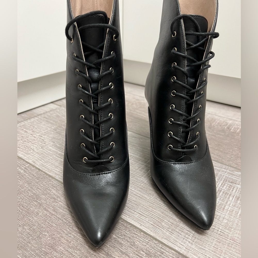 Nine West black leather lace up booties, pointed toe, women size 5 - Picture 6 of 12